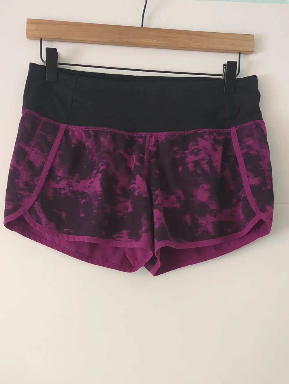 Lululemon Run Times Women's Purple Black Athletic Running Shorts Sz 4